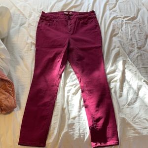 Old Navy Super Skinny Rockstar High Waisted Jeans in burgundy. Size 16